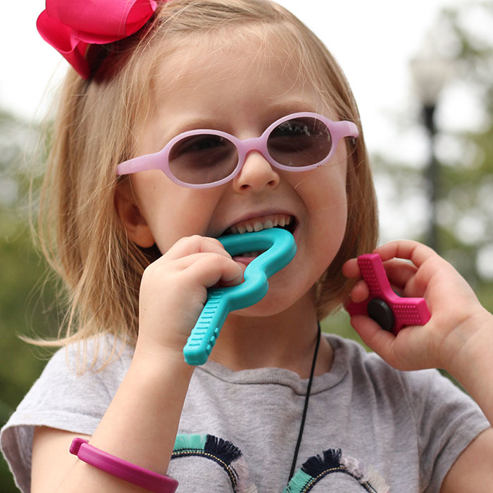 guitar-textured-chew-teal-1__18699.1505591595